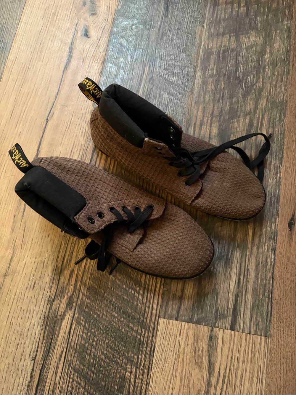 High-Top Casual Docs